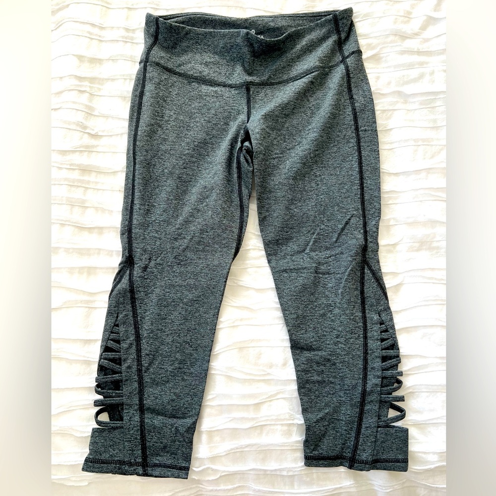 ATHLETA CAPRI LEGGINGS